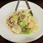 Osteria bar rozzo azzurro - 春キャベツと自家製ソーセージのスパゲッティ