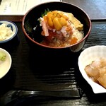 日本海しらほし - ごちそう海鮮丼　特上
