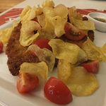 トラットリア 29 - 「松坂ポークのBig！なカツレツ！」：カツレツの上には蝶々のような
      薄揚げのポテトチップス（パタティーネ　フリット）がたっぷり♪
      