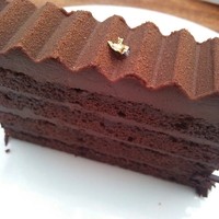 フィオレンティーナ - チョコレートケーキ
                グランマニエのほんのり香る大人の味わい 