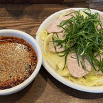 広島風冷しつけ麺・楽 - つけ麺 並 8辛