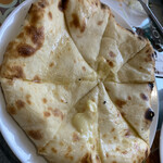 カラチの空 - チーズナン