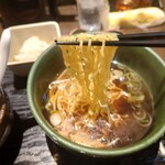 ひよし - 麺はプリッとした食感、固めで良い感じ。