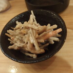 Yakiton Tamashii - お通しゴボウサラダ