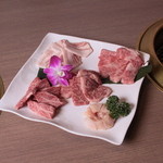 焼肉アリラン - バラエティ（２～３名様用）：バラ・ロース・ソフトロース・豚バラ・上ミノ