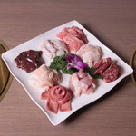 焼肉アリラン - 得々盛り（４～５名様用）：バラ・ミノ・タン・レバー・カシワ・ホルモン・豚・イカ