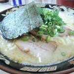 ラーメン しみず - 豚骨ラーメン大盛り