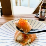 BEACH&MOUNTAIN - サーモンイクラ丼