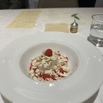 フランス料理研究室 アンフィクレス - ❼苺とヨーグルトのムースグラッセ。