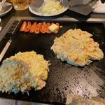 バンビ　３号店 - お好み焼き2枚とソーセージ焼き