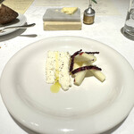 フランス料理研究室 アンフィクレス - ❺ブリアサバラン、紅玉、ドラゴンフルーツのドライフルーツ。