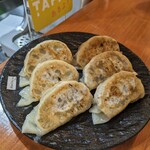 横浜 PARTY GYOZA - ブルーチーズ餃子、スパイシーマトン餃子
