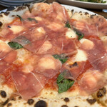 PIZZERIA Lucca - マルゲリータ コン ハモンセラーノ