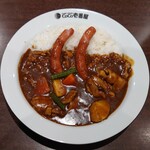 CoCo壱番屋 四日市生桑店 - 焙煎スパイスのチキンカレープラスハーフソーセージ