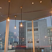 焼肉うしごろ 銀座並木通り店 - 窓から見る銀座の夜景です。