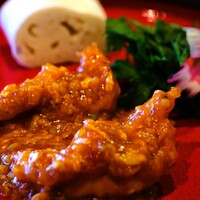 スーツァンレストラン陳 横浜店 - シェフこだわりの海老のチリソース、蒸しパン添え