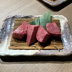 炭火焼肉 和 - 上タン塩。