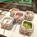 日本料理 「源氏」 - お塩5種類（ノーマル、カレー、桜、トリュフ、抹茶）