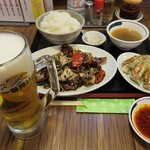 Gyouza Hannbaiten Machida Ichigorou - 生ビール＆回鍋肉定食＆餃子