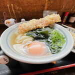 Teuchi Udon Shimizuya - ちくわ天を出汁に浸して
      ちく玉わかめうどんに(*´д｀*)