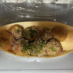 築地 銀だこ - たこ焼き　他の店で買っても違いがないので近くの銀だこでいいですね