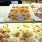 マスヤ製パン所 - 昼過ぎのショーケース