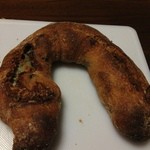 パーラー江古田 - 13/7月ブルーチーズ入りのくるみパン