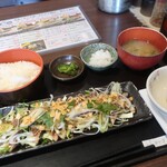Aburidokoro Hinozen - 鰹のたたきのスタミナ盛り定食