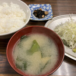 和食の店　魚滝 - 「肉の生姜焼き定食」の脇役たち。全て丁寧な作りで美味です。税込770円！