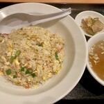 中国料理桂林 - 料理写真:「カニチャーハン」913円也。税込。