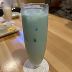 Dainingu Baru Gin - ブルーピーチミルク