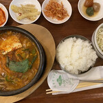 ソウルオモニ - ホルモンチゲ定食　980円