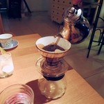 クローバー ボヌール - コーヒーは、目の前で淹れてくれました。ハリオV60使用。