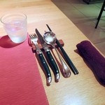 クローバー ボヌール - カトラリー。　ライヨール。結婚式等もあるので、良い物を使用しているそうです。