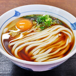 長生うどん - ころうどん中盛りｗｉｔｈ生たまご