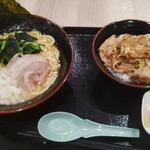 壱角家 - ラーメンとミニスタ丼です