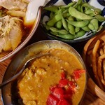 ノラネコ食堂 - ラーメンとカレーのセット！単品でポテトと枝豆！カレーは意外にもやや辛！