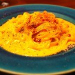 ワイン食堂トランク イタリアゴハン - カルボナーラ生フェットチーネ