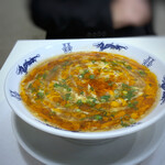 中華麺キッチン まくり - ◆夫は人気らしい「酸辣麺(968円）」・・美味しそうですけれど、結構ボリュームがありますね。