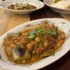 チーニーカリー - 料理写真:ヘルシーでスパイシーなナスとヒヨコ豆のカレー！美味しい♡