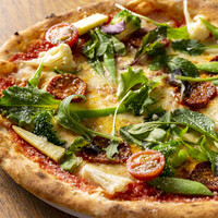 農園野菜とイベリコチョリソのピッツァ