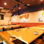 沖縄居酒屋 畑人 - 仕切りを外した状態の掘りごたつの座敷！最大36名様までご利用出来ます。