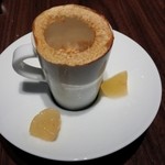 エ・オ ベルナール・ロワゾー・スィニャテュール - 桃のスープ、ソルベ、ジュレ、フレッシュフルーツ