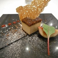 ラトラス - フォアグラ、ナッツとイチジクのガトー仕立て