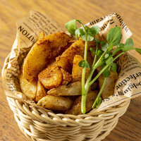 スパイスフライドポテト