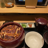 うなぎ家 しば福や - ひつまぶしと鰻重で迷いましたが、せっかく名古屋に来たので、ひつまぶしご飯少なめを注文。やっぱり鰻重が正解だったかな？ご飯少なめでも多かった。