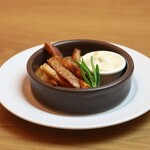 Seasonal potato frites (anchovy mayonnaise)