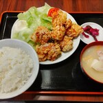 Emmaya - 鶏の唐揚げ定食 900円 ♪