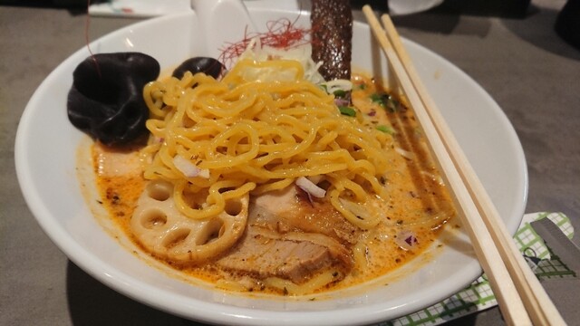 ラーメン 点と線. 狸小路店 - 西8丁目/ラーメン | 食べログ