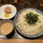 籠や - ごまだれ冷やしうどん　五目炊き込みご飯おにぎり付き